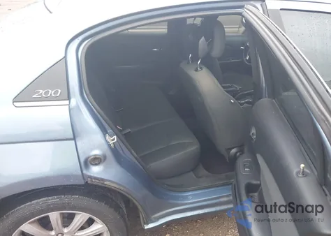 2011 Chrysler 200 Touring из США, поврежденный, VIN 1C3BC1FB2BN585673